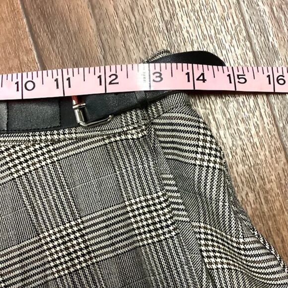 Forever 21 Side Buckle Plaid Pleated Wrap Mini Skirt Size Medium - Picture 9 of 9